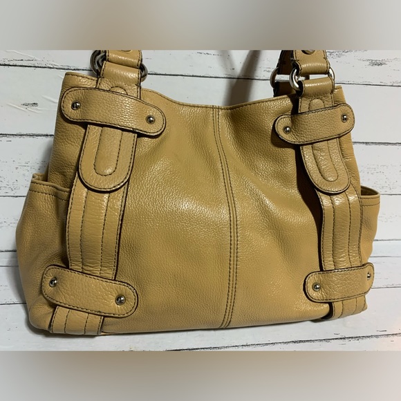 Tignanello Leather Shoulder Purse - Multi-Pocket Bag - Stylish and Functional - Picture 2 of 13